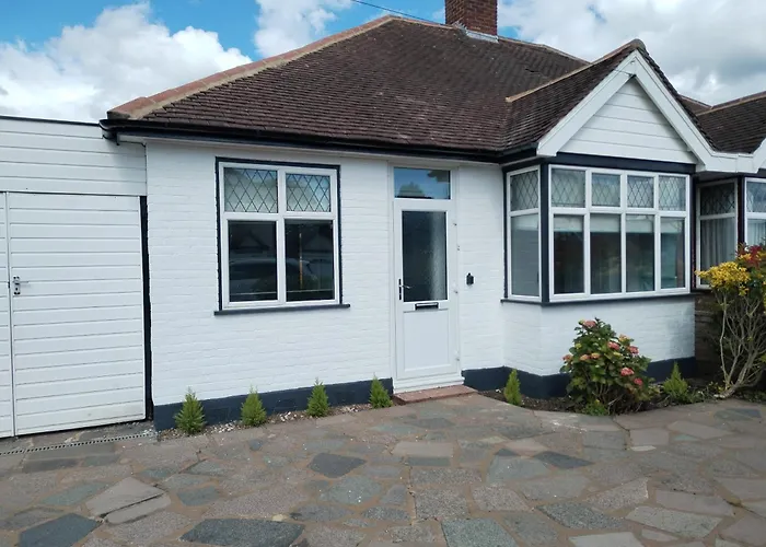 Cozy Cottage - Close To London