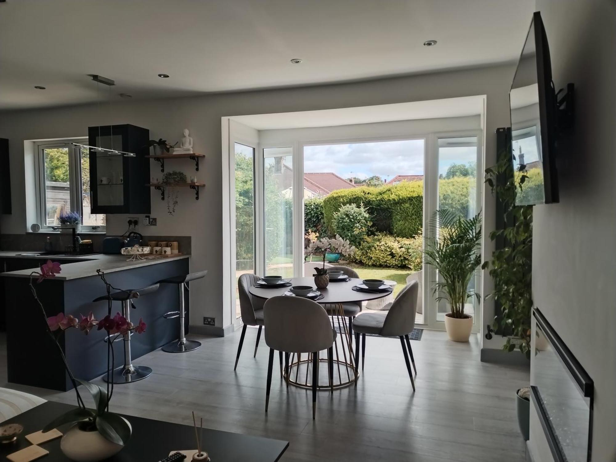 Villa Cozy - Close To London
