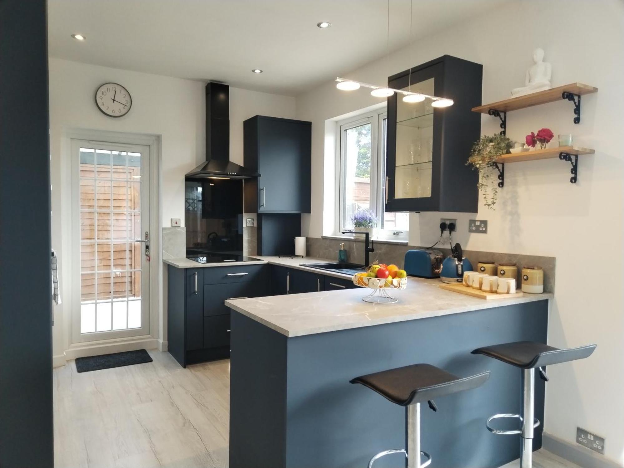 Cozy - Close To London *