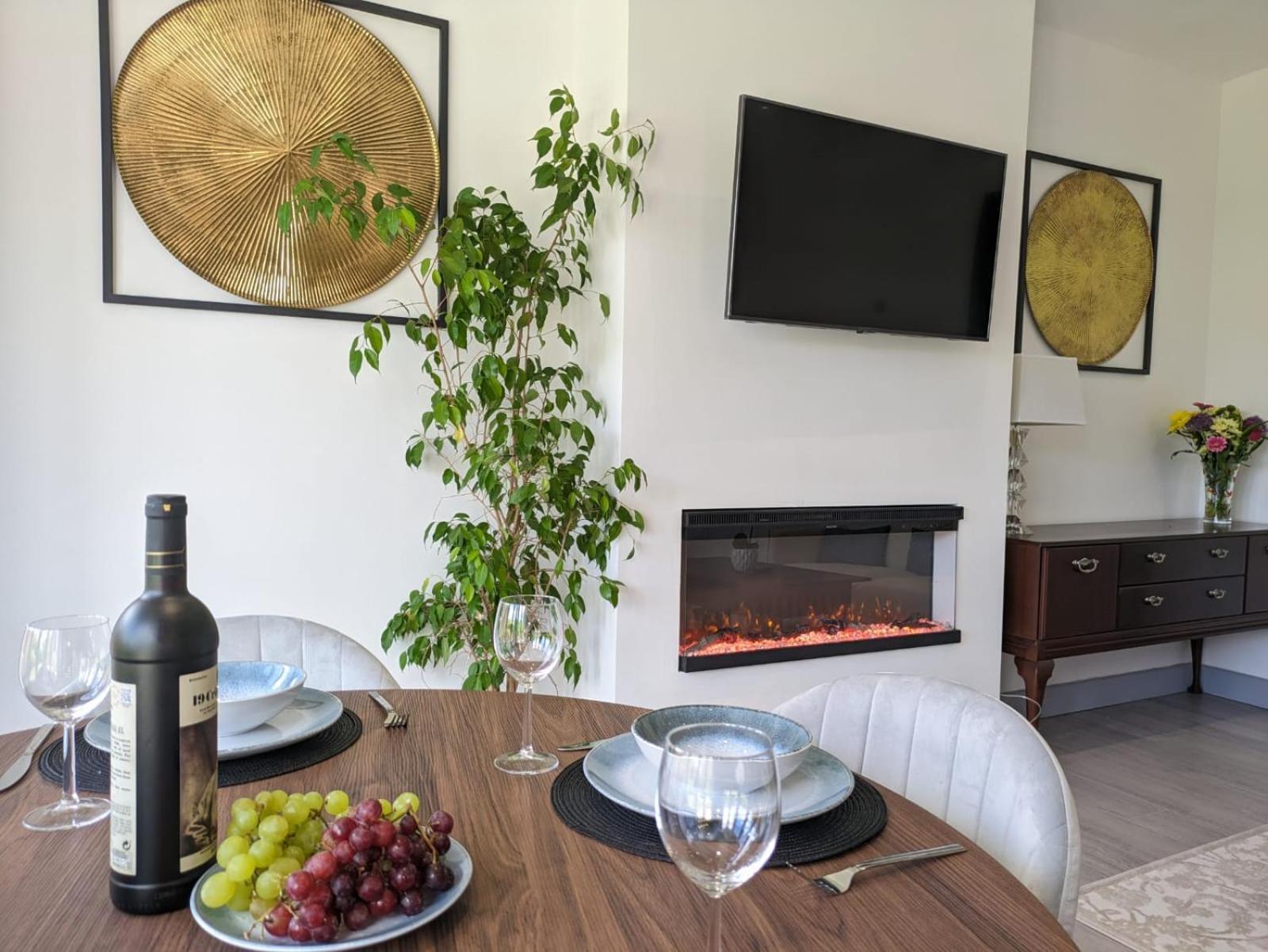 Cozy - Close To London Villa